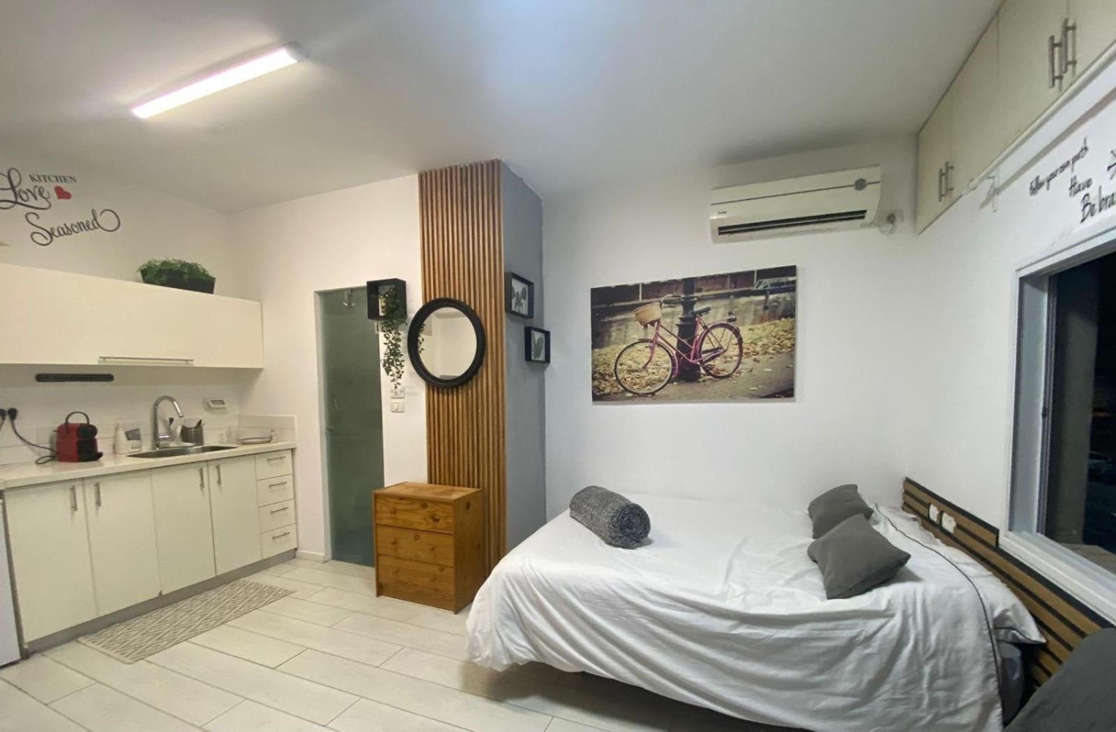 סוויטה חדשה על חוף בוגרשוב המבוקש Apartment Tel Aviv